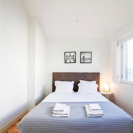 Lovelystay - Cozy 1Br In Santa Catarina W/ Balcony 포르투 외부 사진