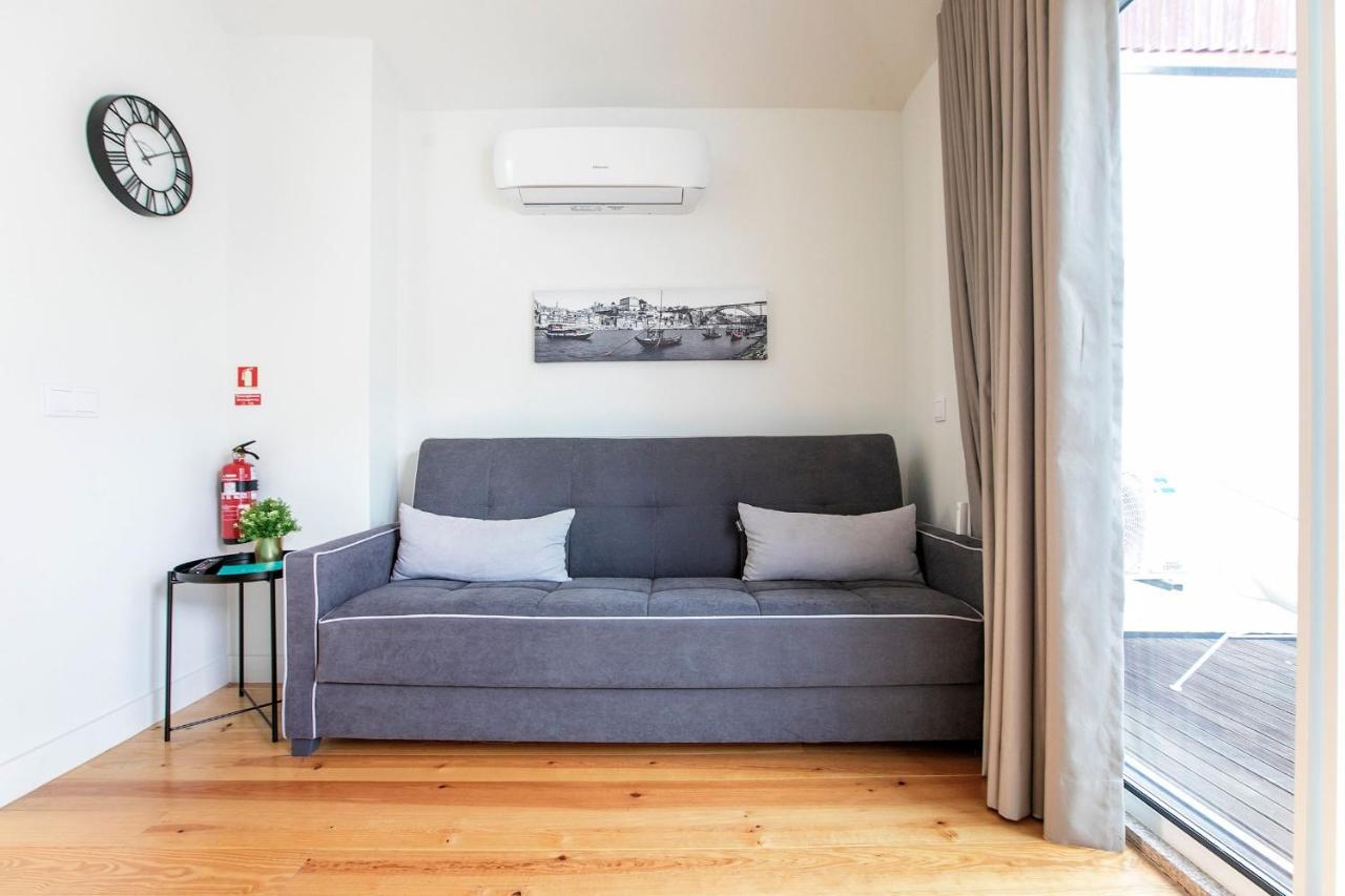 Lovelystay - Cozy 1Br In Santa Catarina W/ Balcony 포르투 외부 사진
