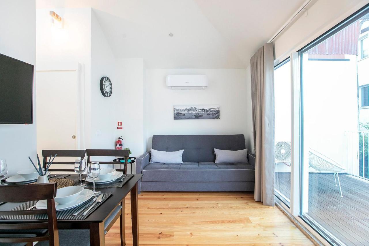 Lovelystay - Cozy 1Br In Santa Catarina W/ Balcony 포르투 외부 사진