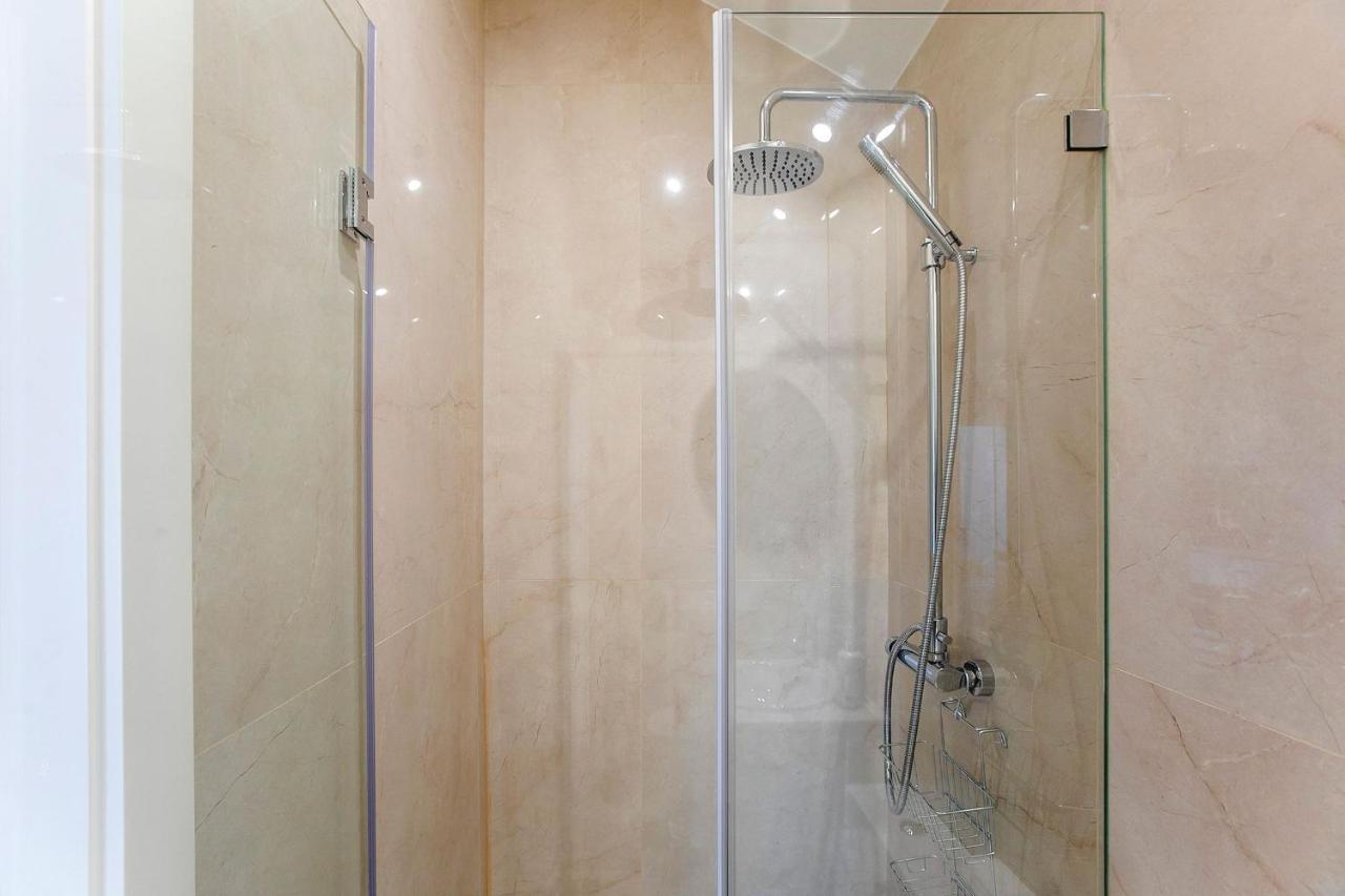 Lovelystay - Cozy 1Br In Santa Catarina W/ Balcony 포르투 외부 사진