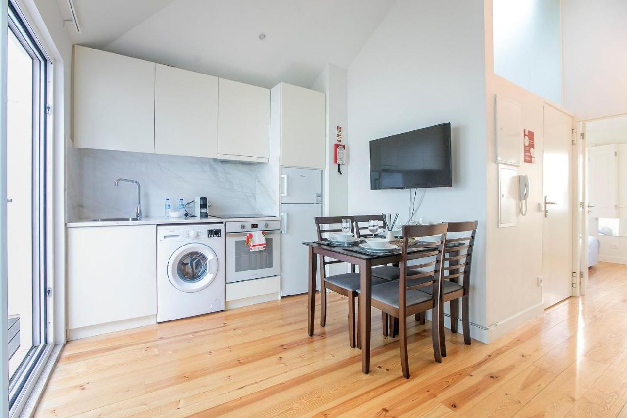 Lovelystay - Cozy 1Br In Santa Catarina W/ Balcony 포르투 외부 사진